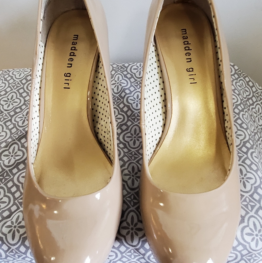 Madden Girl Beige Patent Pumps